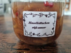 Eingelegte Haselkätzchen